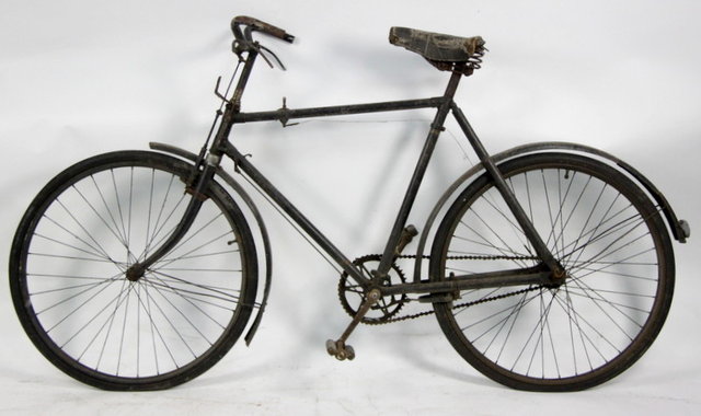 A gentleman s Raleigh bicycle with 16221a