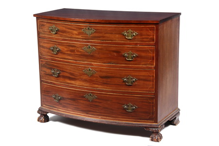 CHEST OF DRAWERS - Chippendale period