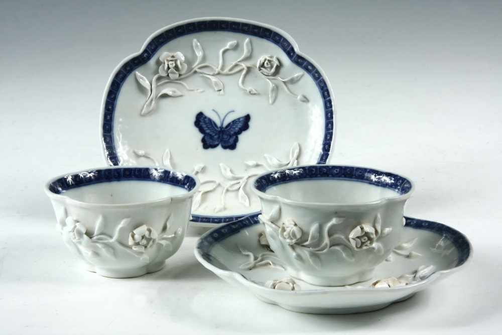 (2 SETS) CHINESE EXPORT TEA CUPS & SAUCERS