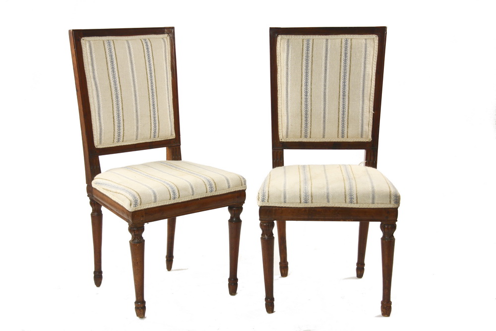  2 CHAIRS Pair of 18th c Continental 162b10