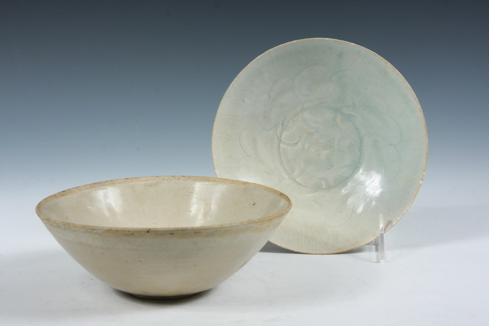 (2) CHINESE SONG BOWLS - (2) Chinese