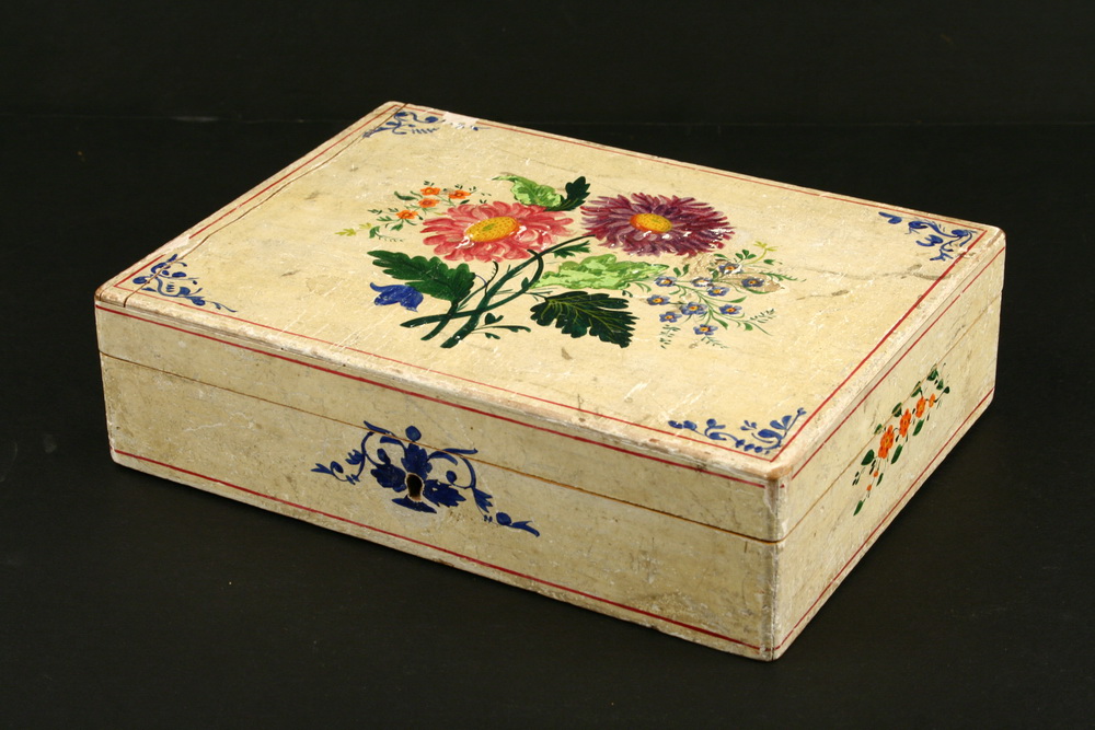 BOX White Painted and Floral 162b49