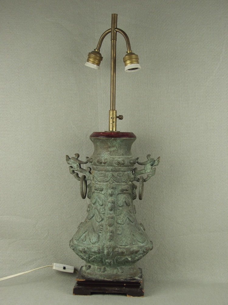 TABLE LAMP - Early Chinese cast