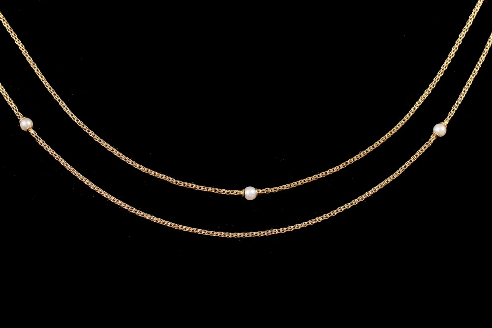 LADY'S CHAIN - One 14K gold and