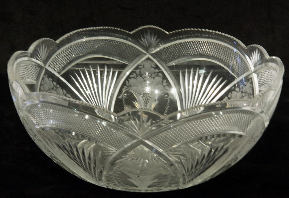 CUT ETCHED GLASS CENTER BOWL 162dc7