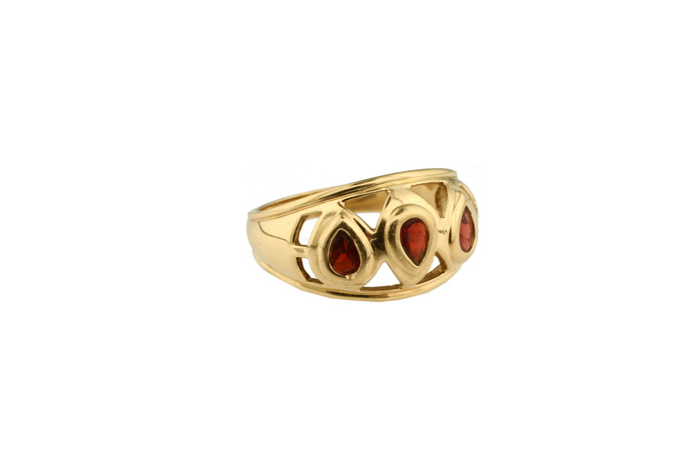LADY'S RING - One 14K yellow gold