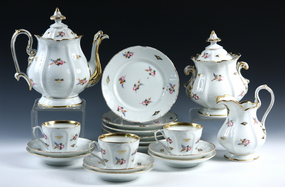 TEA SERVICE Twenty one piece 162e1d