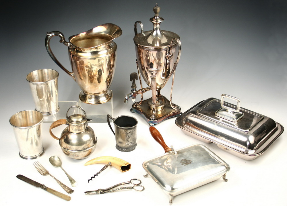 SILVER PLATE LOT - Nineteen piece