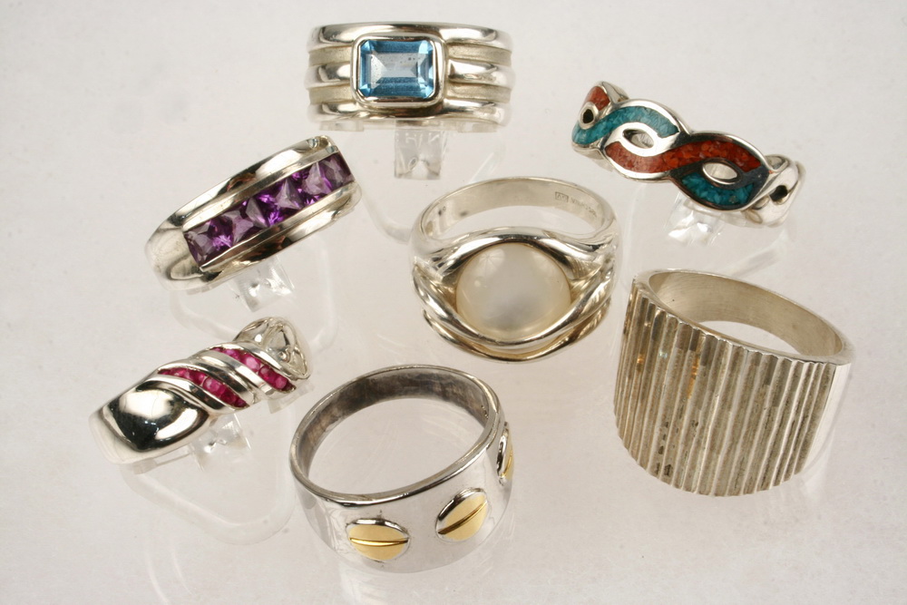 RING LOT - Lot of seven contemporary