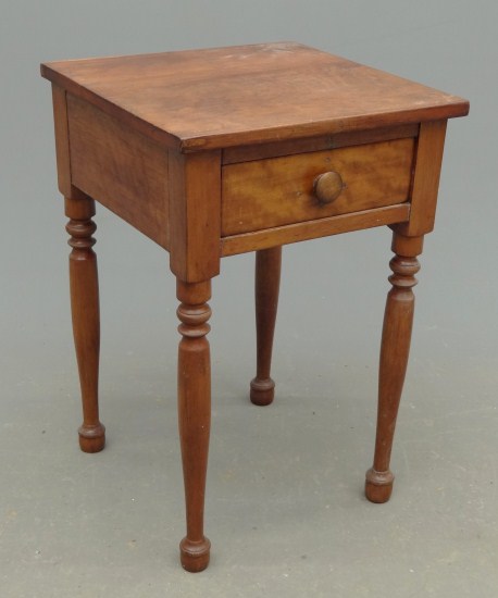 19th c single drawer turned leg 162f76