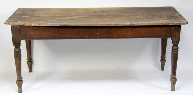 A pine table on turned legs 169cm (66.5)