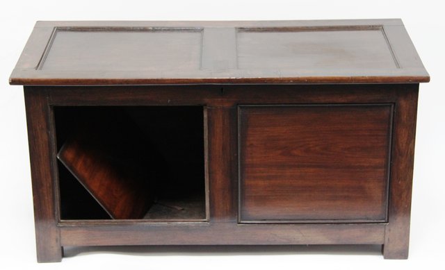 A modern panelled chest 107cm (42)