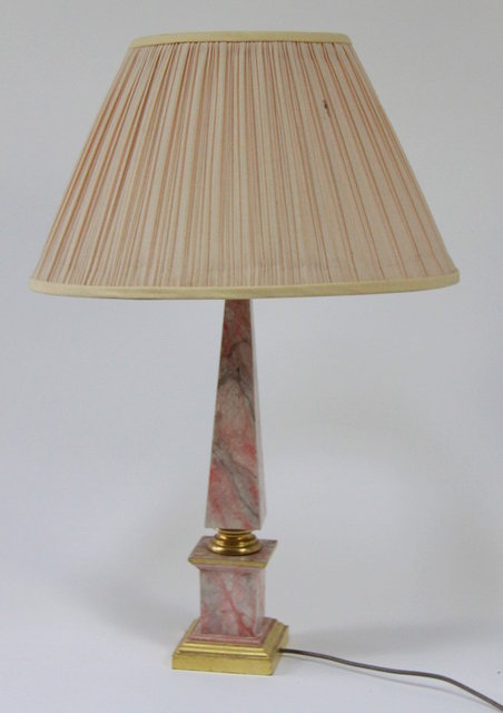 A marbled table light of obelisk 165b36