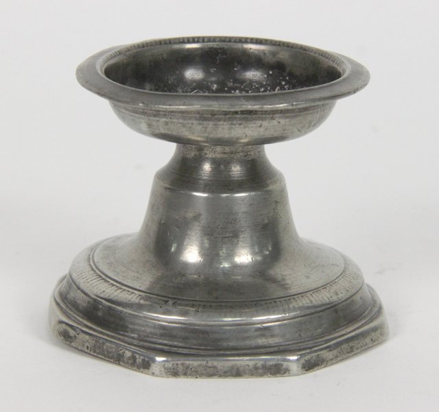 An 18th Century pewter cup or capstan