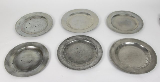 Six pewter side plates 19th Century