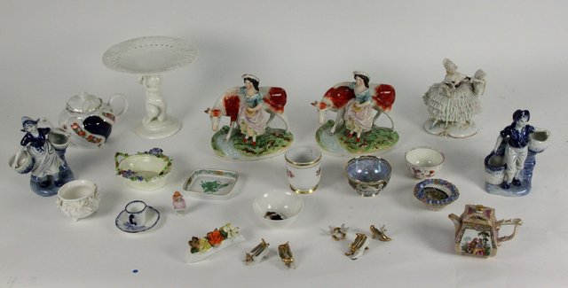 A quantity of ceramics including 165bd2