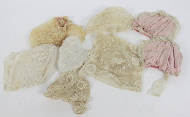 A quantity of 19th Century lace