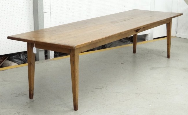 French farm table with tapered