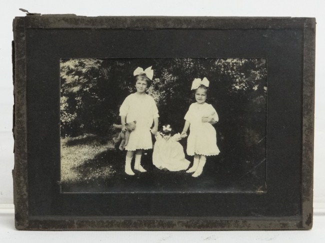 C. 1905-10 photo of children playing