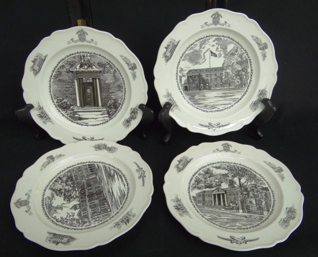 Boxed set of Wedgwood plates.