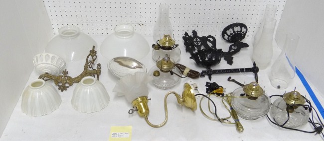 Misc. lighting lot including shades