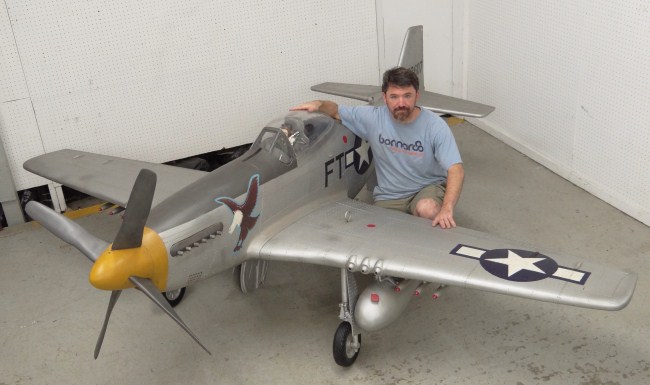 P 51 Mustang airplane model with 165e59