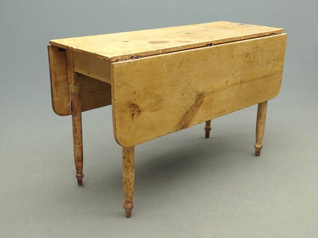 Scrubbed pine dropleaf table Top 165ee7