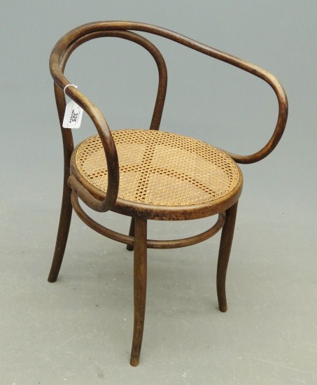 Bentwood armchair. 19'' Seat Ht.