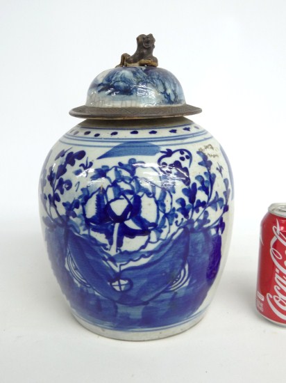 Asian porcelain ginger jar with