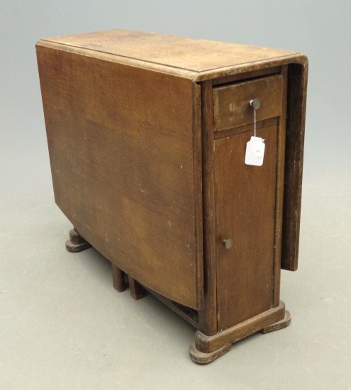 English Art Deco oak dropleaf table  166000