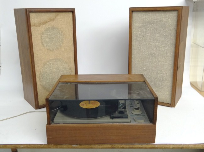 Vintage KLH turntable and speakers  166021
