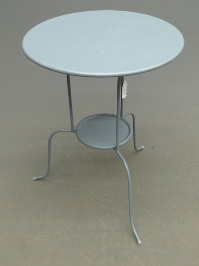 Metal porch table. 27'' Ht.
