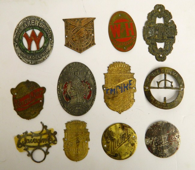 Head badge lot 12 pneumatic and 166428