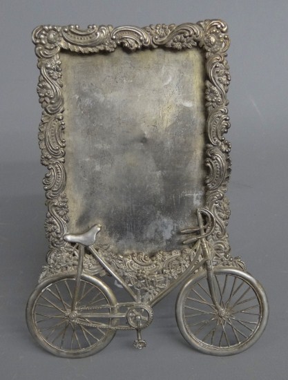 Early raised metal casting bicycle 166474