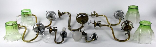 Four brass wall lights with scroll 164744