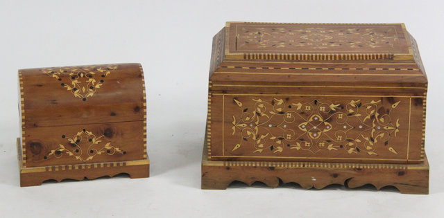 A Moroccan inlaid box the hinged 16476d