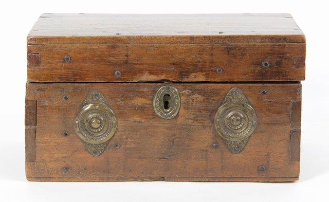 An Anglo Indian box the hinged 16477b