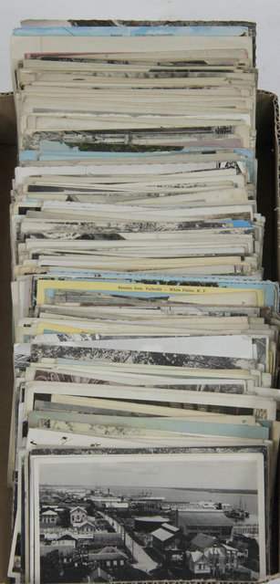A quantity of postcards mostly 1647c8