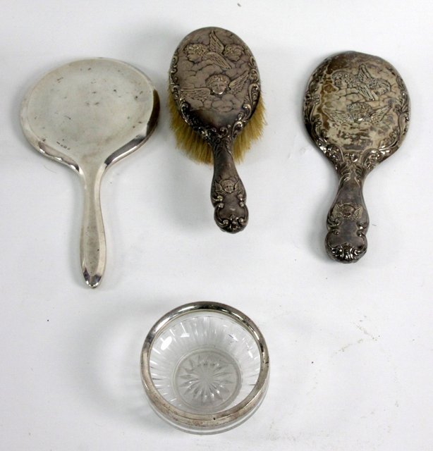 A silver backed hairbrush Chester 1648cc