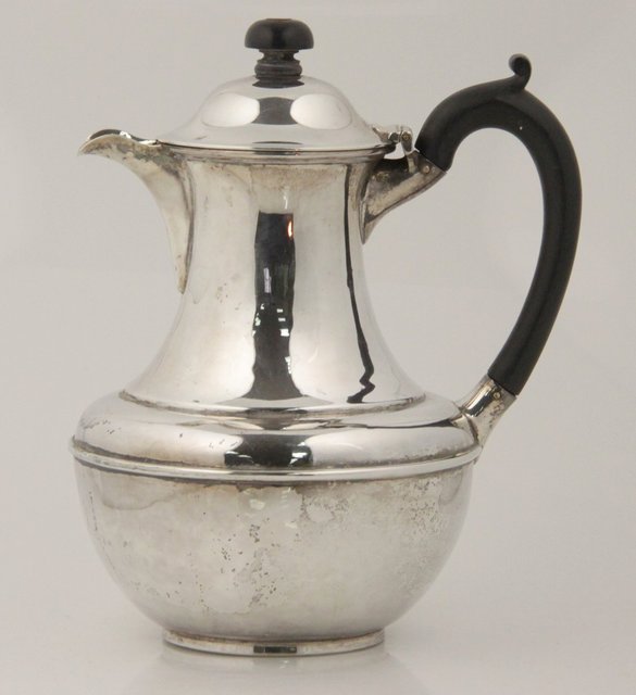 A silver water jug Alstons' & Hallam