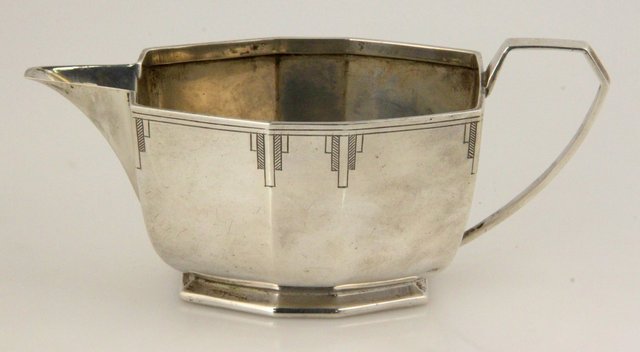 An Art Deco silver mint sauce boat 1648dd