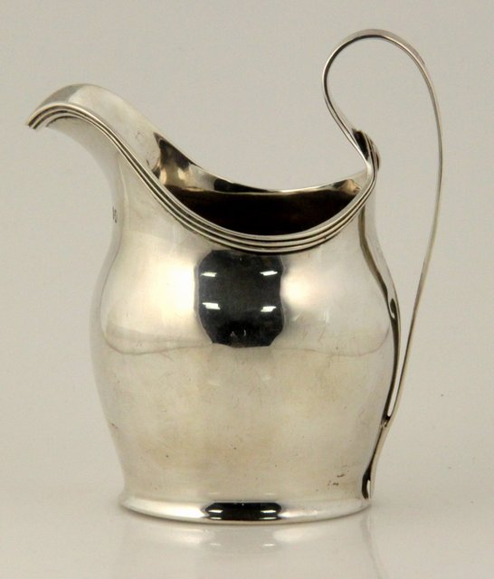 A George III silver cream jug Peter 1648df