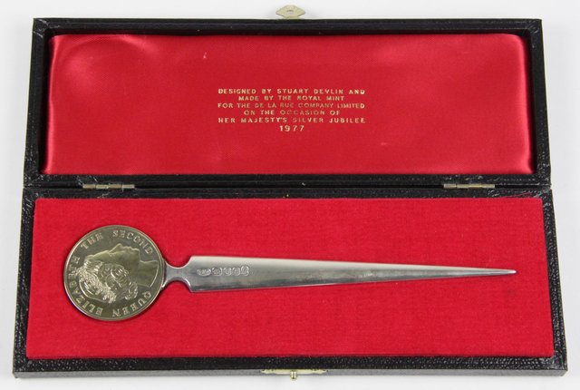 A commemorative silver paper knife 1648ef
