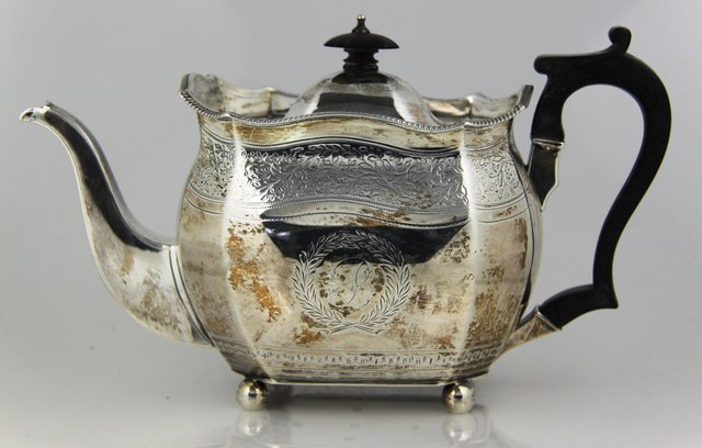 A George III silver teapot AB London 1648f9