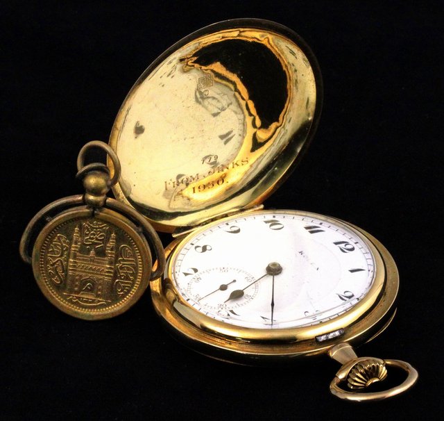 An 18ct yellow gold hunter pocket watch