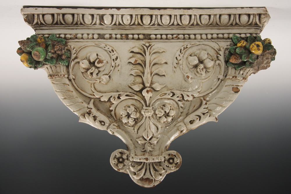 ITALIAN FAIENCE ARCHITECTURAL BRACKET 1651d7