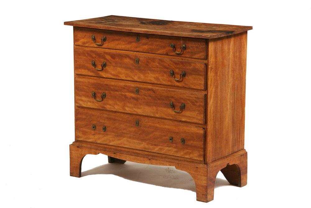18TH C CHEST OF DRAWERS 18th 16522c