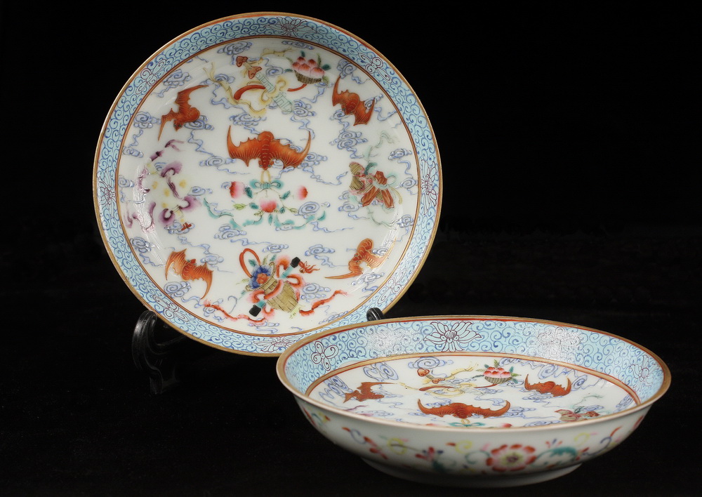 PAIR CHINESE PORCELAIN SAUCERS 16529f