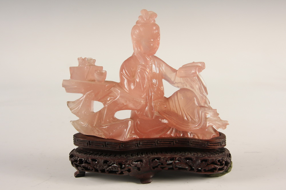 CHINESE QUARTZ FIGURE Chinese 16530d