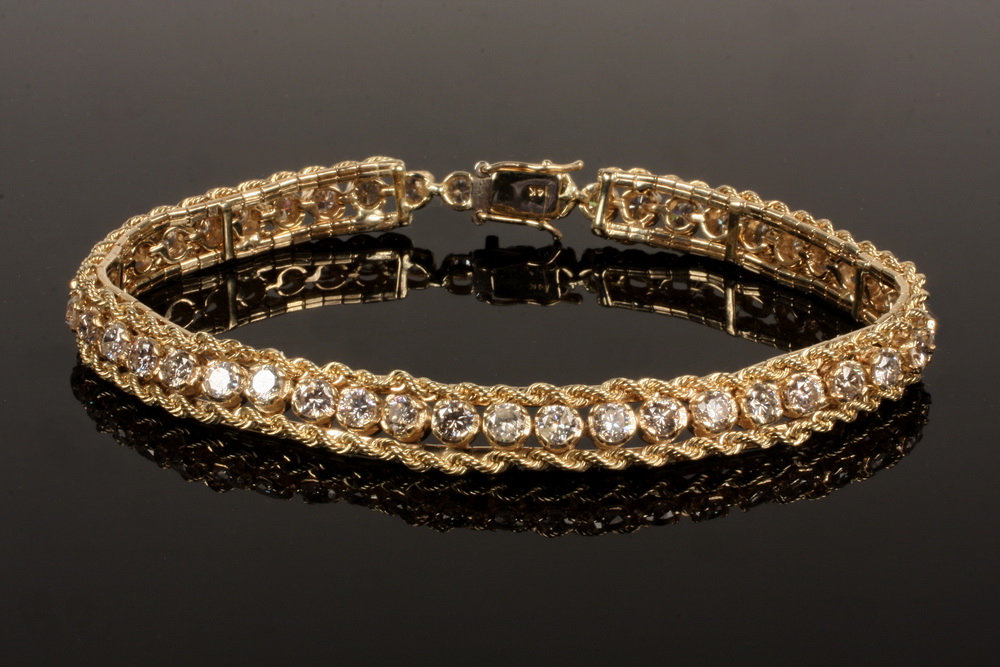 LADY S BRACELET One 14K yellow 1653da